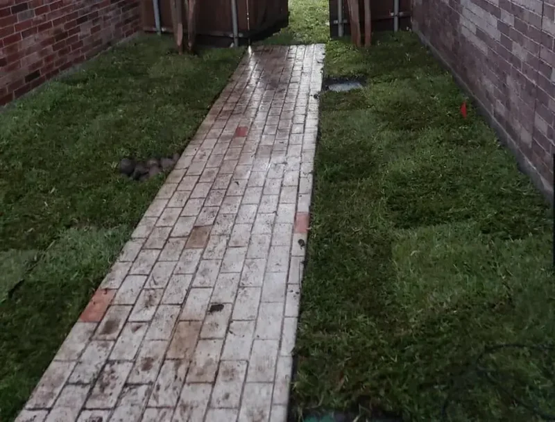 Brick walkway side lawn: project view, view 2