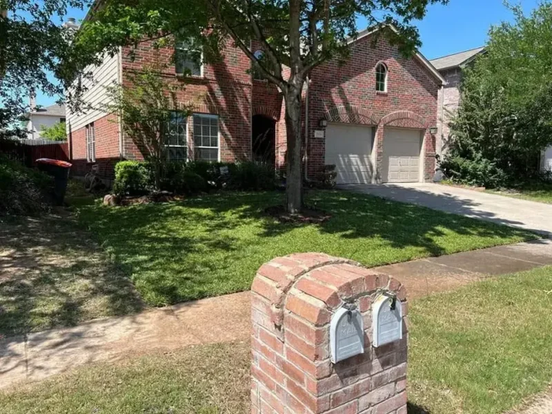 Double garage front lawn: project view, view 2